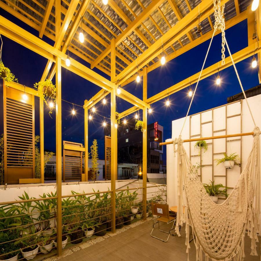 Go Home Homestay & Coffee ダナン市 エクステリア 写真